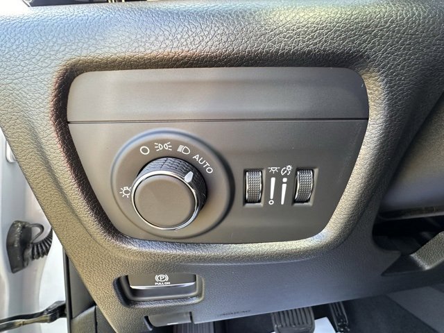 New 2025 Jeep Grand Cherokee L Altitude image 36