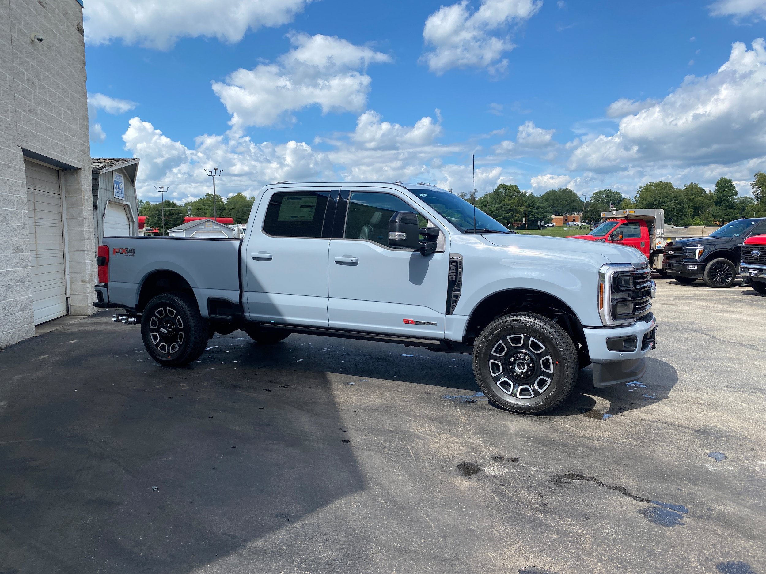 New 2026 Ford F350 Platinum w/ FX4 Off-Road Package AWD/4WD image 13