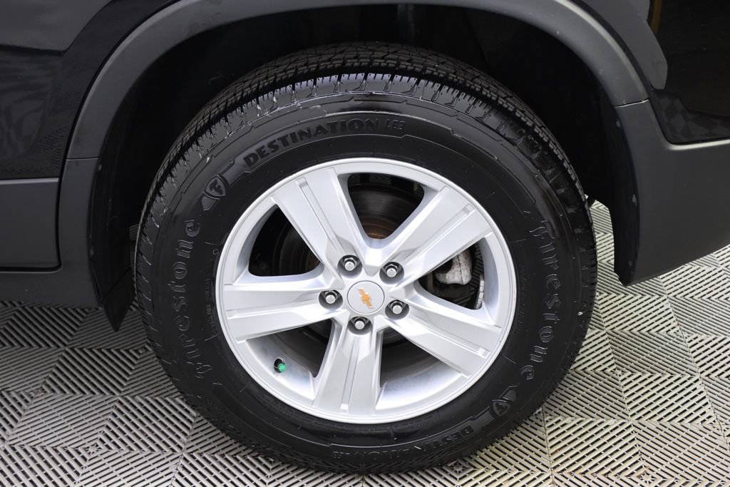 Used 2019 Chevrolet Trax LT w/ LT Convenience Package image 19