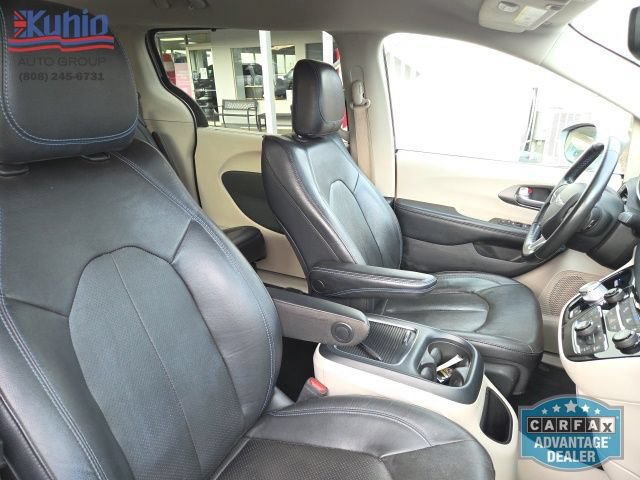 Used 2021 Chrysler Pacifica Touring-L FWD image 9