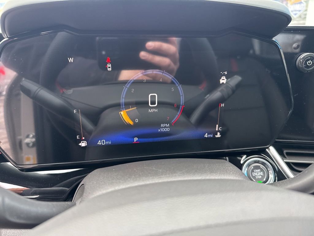 Used 2026 Chevrolet Trax RS w/ Sunroof Package image 23