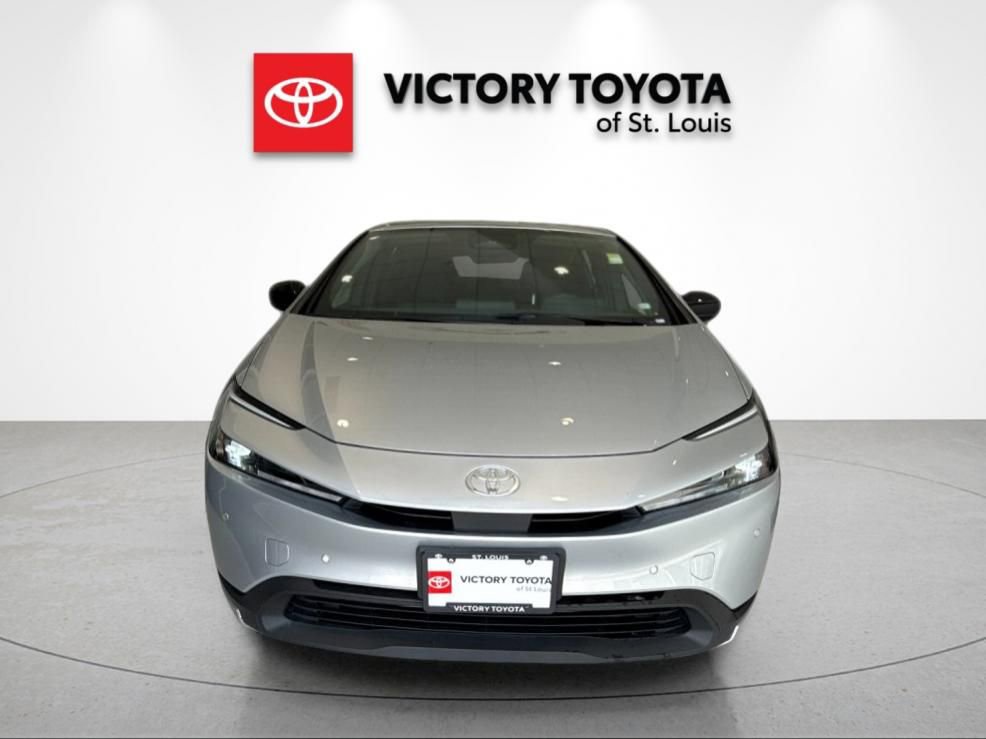 Used 2024 Toyota Prius LE image 8