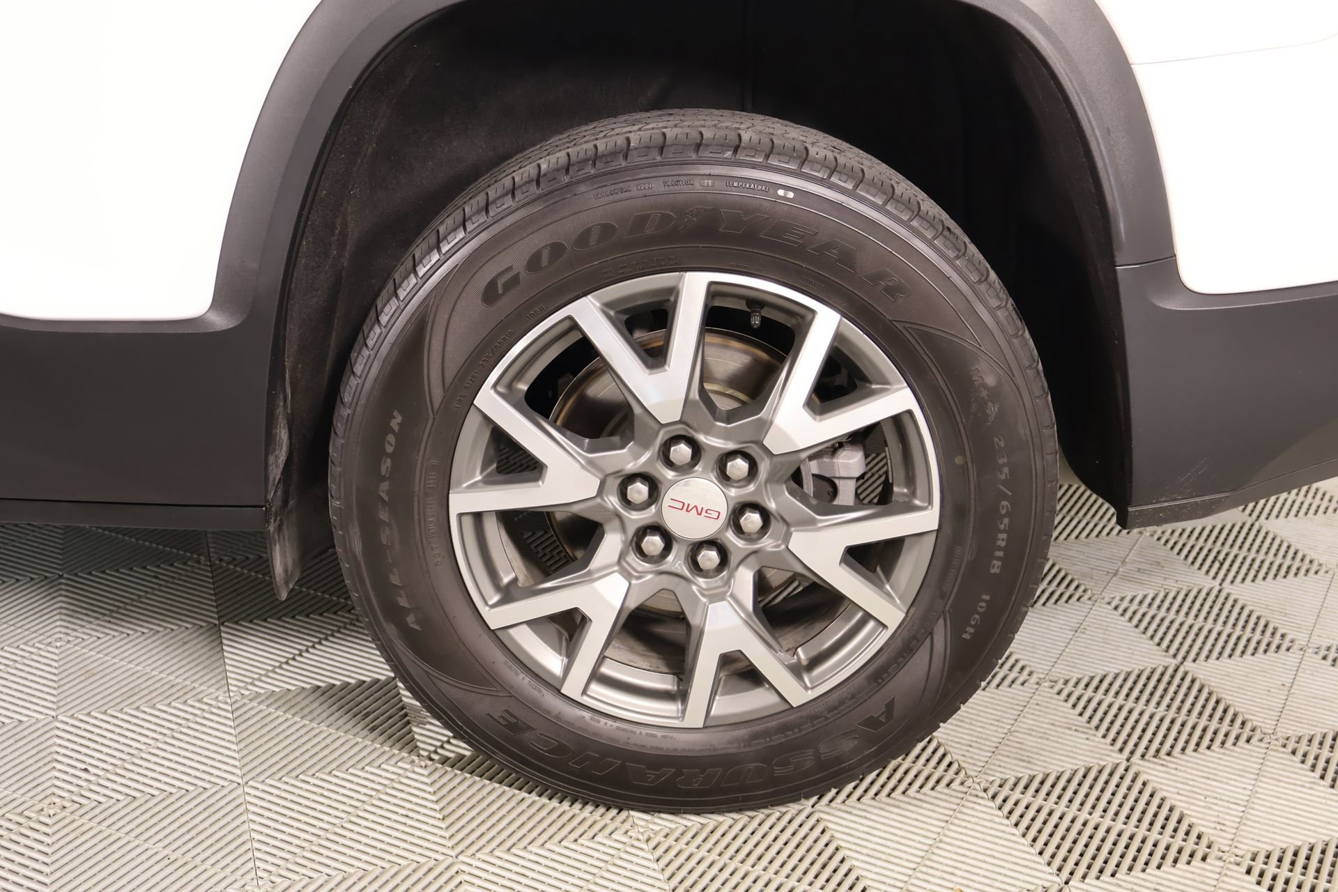 Used 2022 GMC Acadia SLE image 18