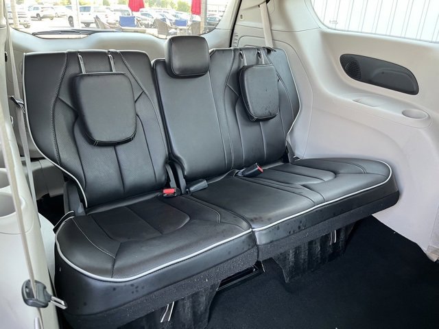 Used 2023 Chrysler Pacifica Limited image 35