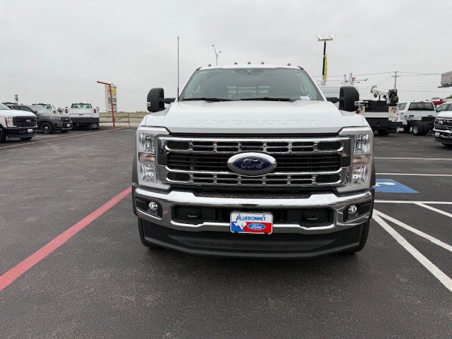 New 2026 Ford F550 4x4 Crew Cab image 3