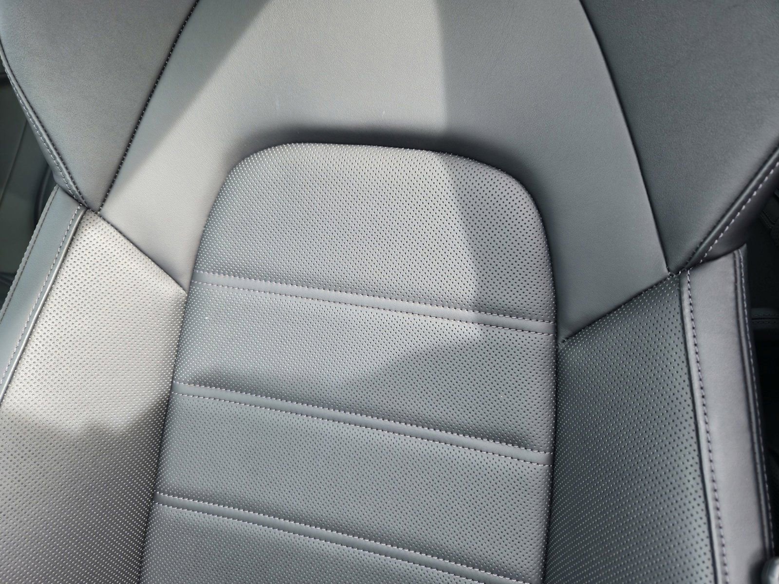 Certified 2024 Porsche Panamera 4 AWD/4WD image 30
