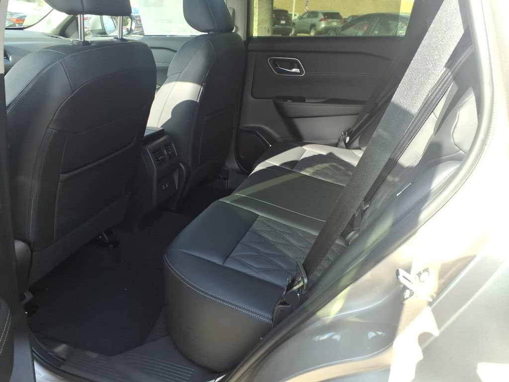New 2026 Nissan Rogue Platinum AWD/4WD image 5