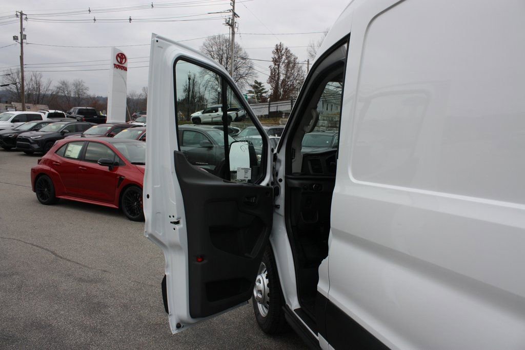 New 2026 Ford Transit 250 148 Medium Roof Extended AWD image 9