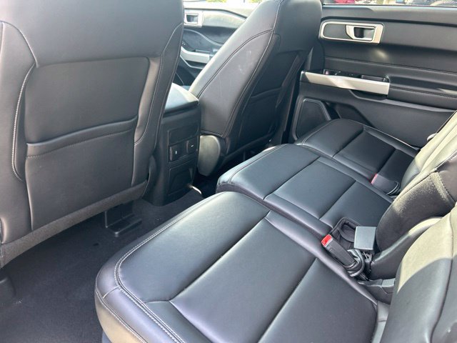 Used 2023 Ford Explorer XLT w/ Equipment Group 202A AWD/4WD image 17