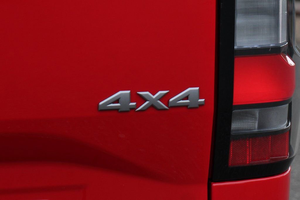 Used 2025 Nissan Frontier SV image 42