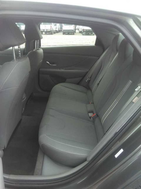 Used 2024 Hyundai Elantra SEL FWD image 4