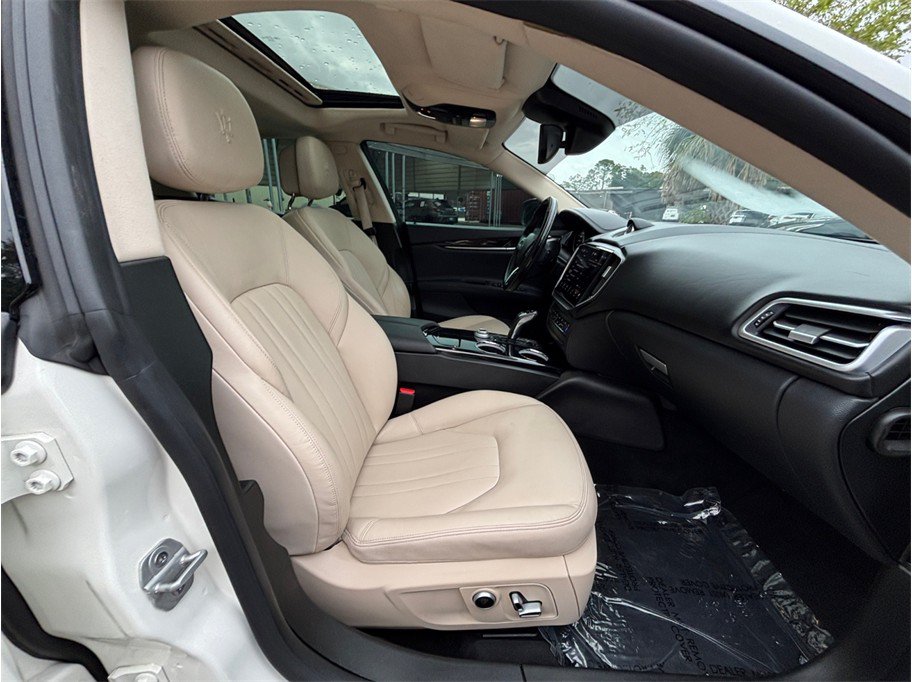 Used 2021 Maserati Ghibli S RWD image 37