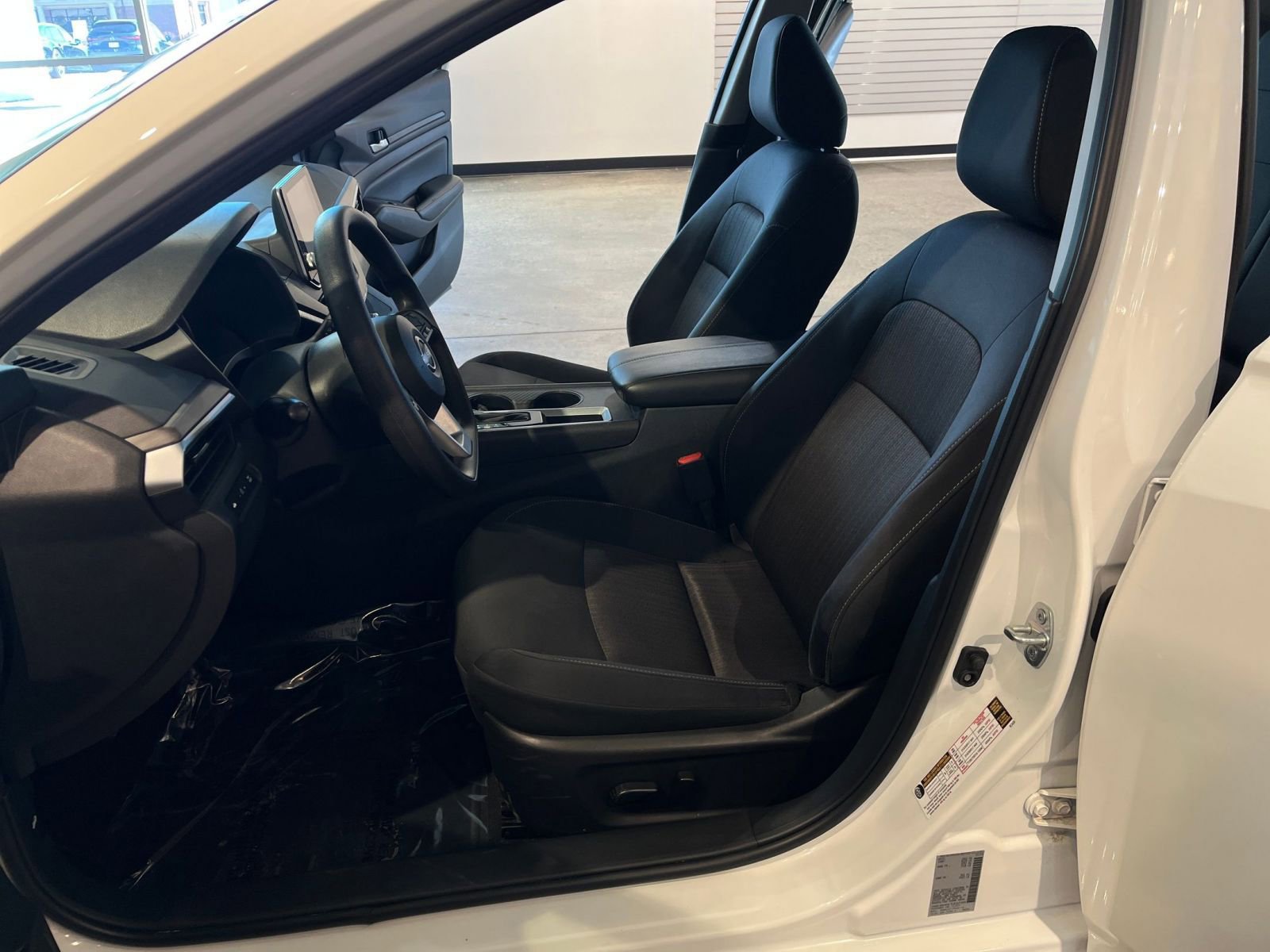 Used 2025 Nissan Altima 2.5 SV image 27