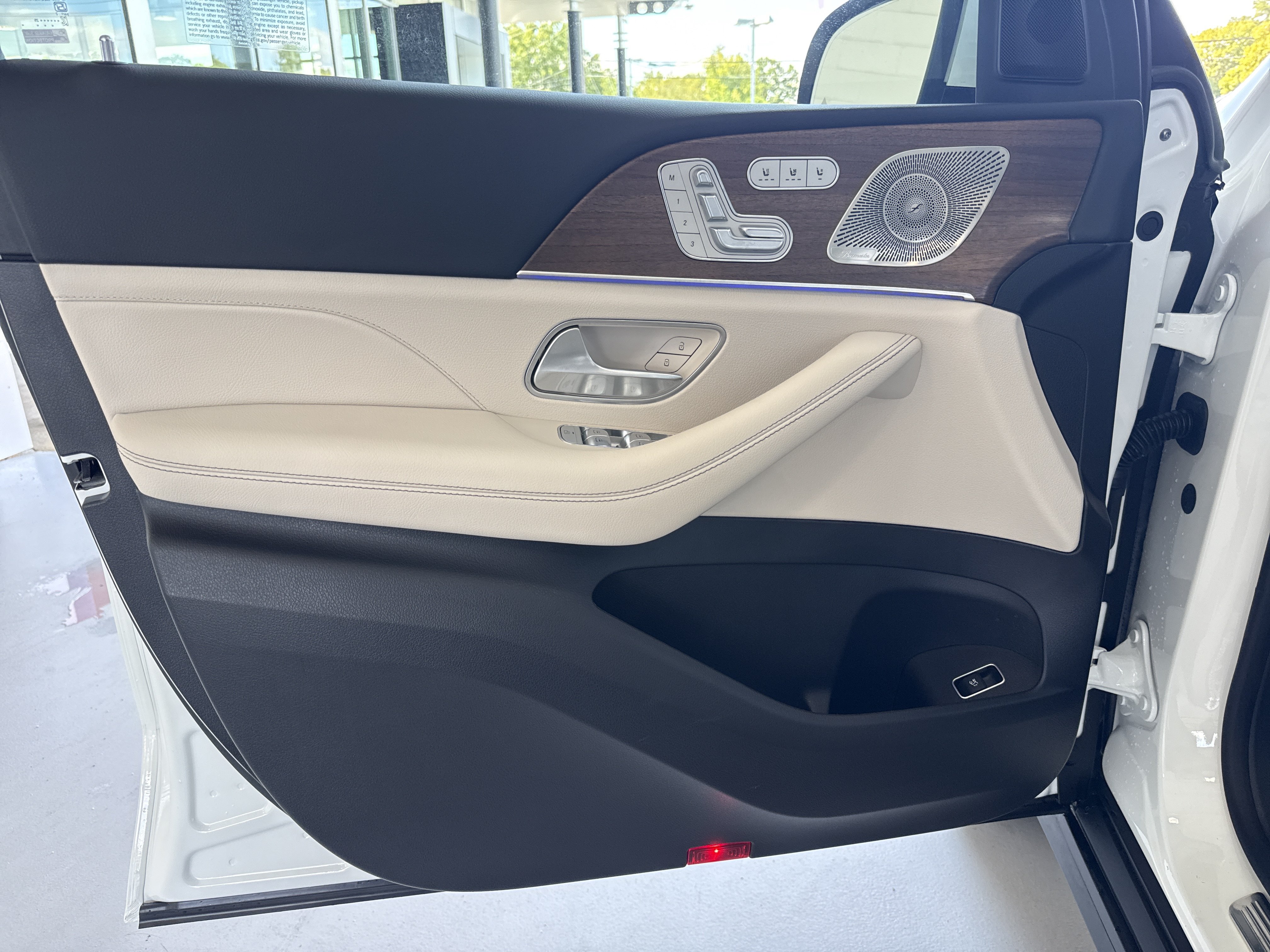 Certified 2025 Mercedes-Benz GLS 450 4MATIC image 18