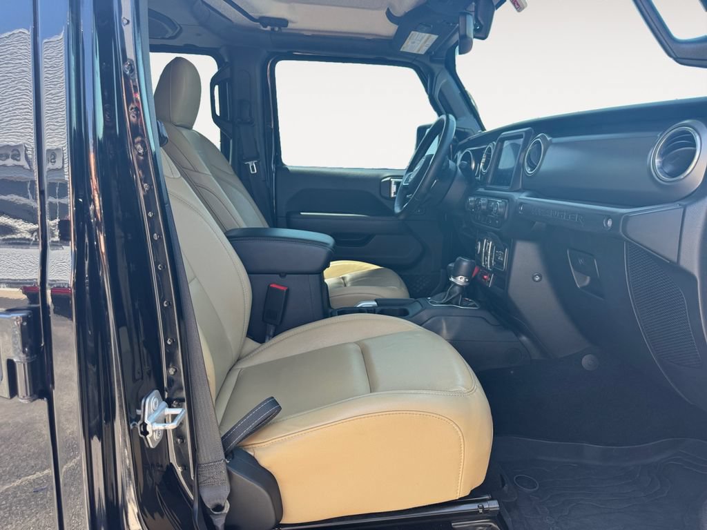 Used 2018 Jeep Wrangler Unlimited Rubicon AWD/4WD image 15