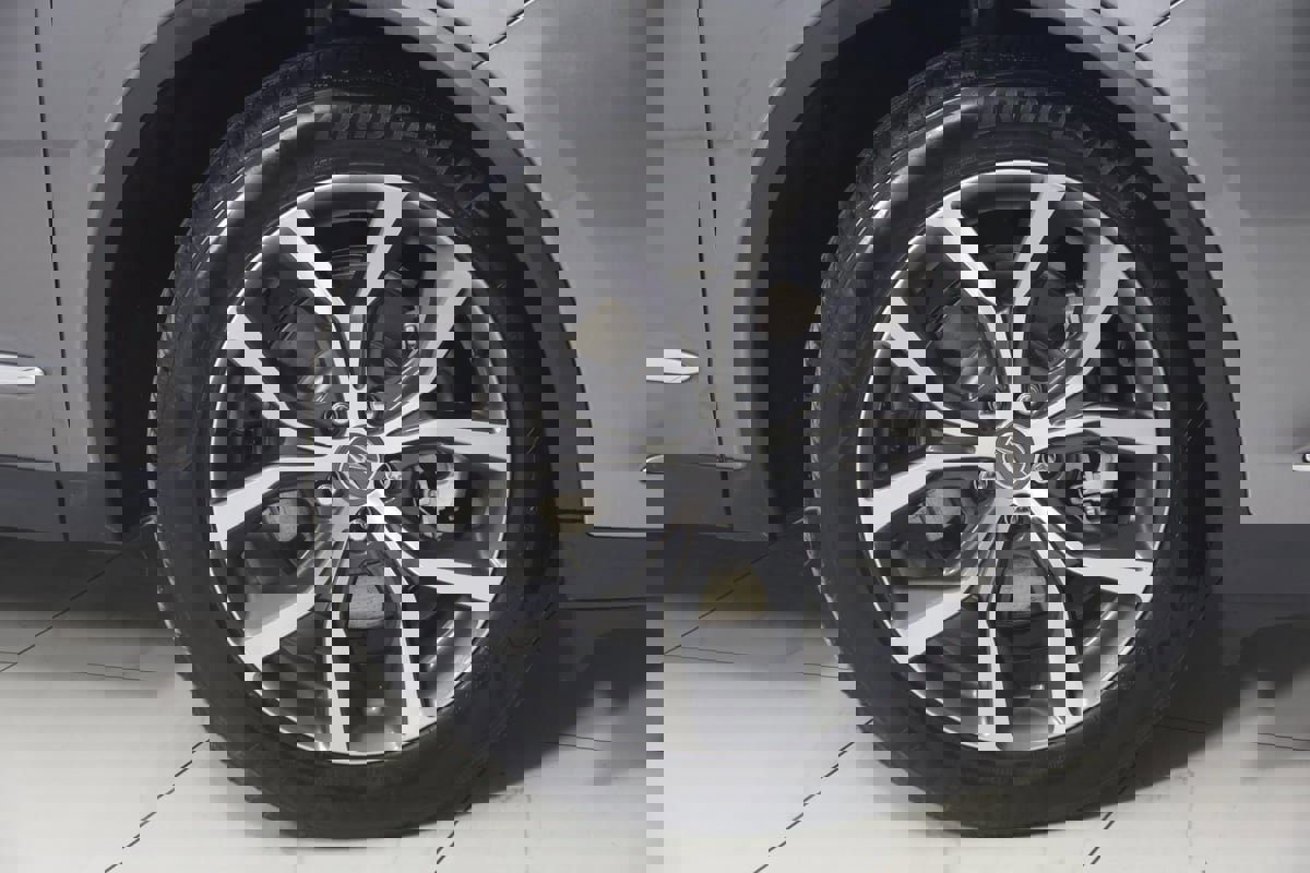 Used 2023 Acura MDX SH-AWD w/ Technology Package image 17