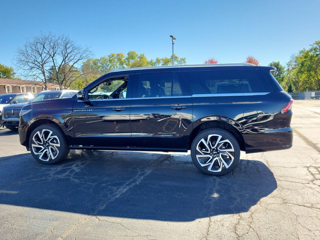 New 2027 Lincoln Navigator L Black Label AWD/4WD image 7