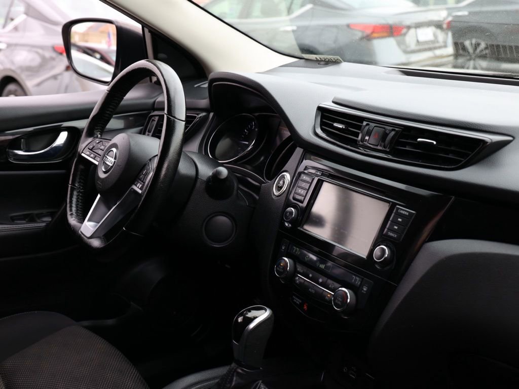 Used 2022 Nissan Rogue Sport SV image 20