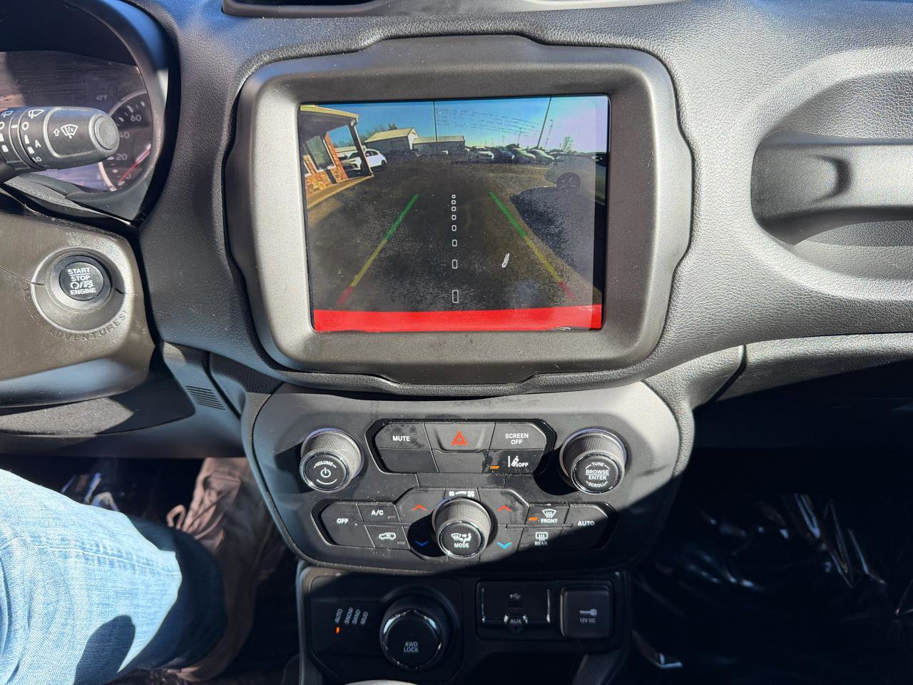 Used 2021 Jeep Renegade Limited image 28