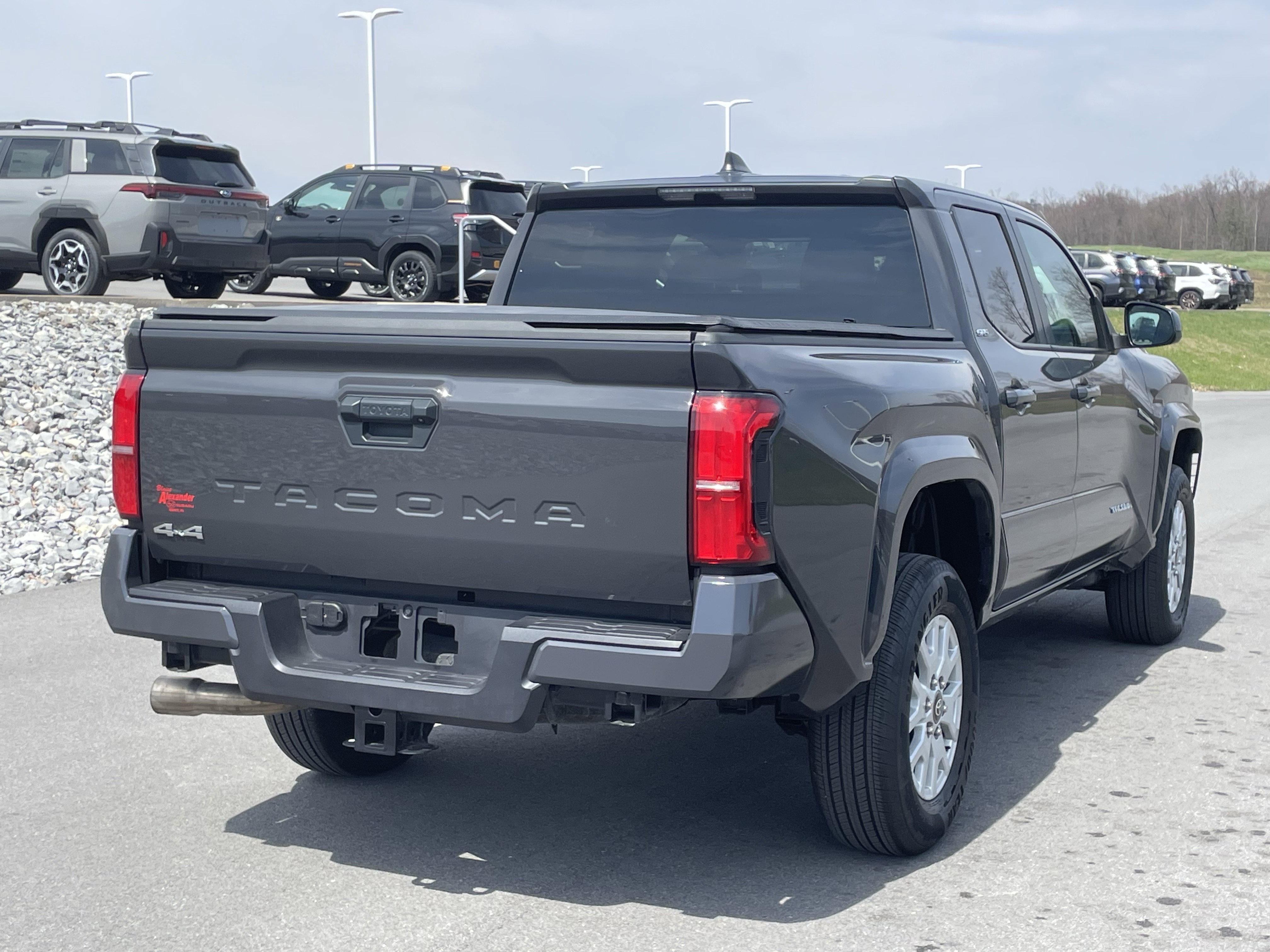 Used 2025 Toyota Tacoma SR5 AWD/4WD image 3