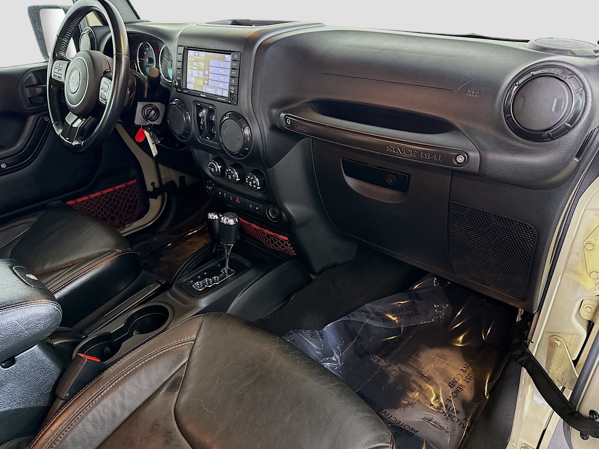 Used 2018 Jeep Wrangler Unlimited Rubicon w/ Connectivity Group image 28