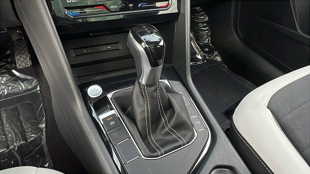 New 2025 Volkswagen Taos SE image 27