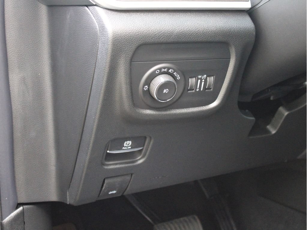 New 2026 Jeep Grand Cherokee L Limited w/ Limited Altitude Package AWD/4WD image 15