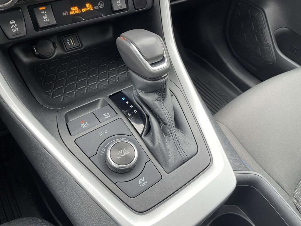 Used 2023 Toyota RAV4 SE image 31