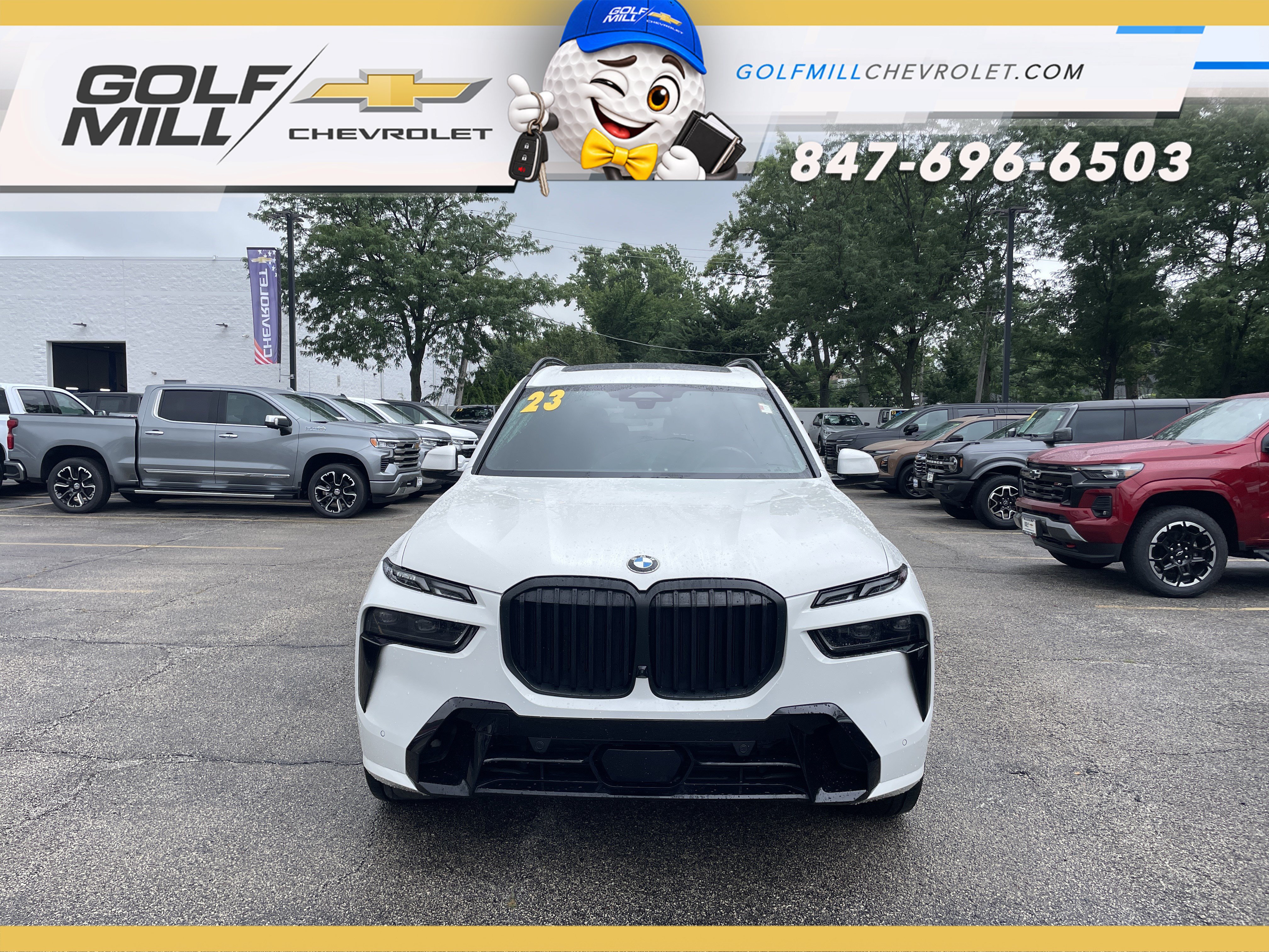 Used 2023 BMW X7 xDrive40i w/ M Sport Package AWD/4WD image 3
