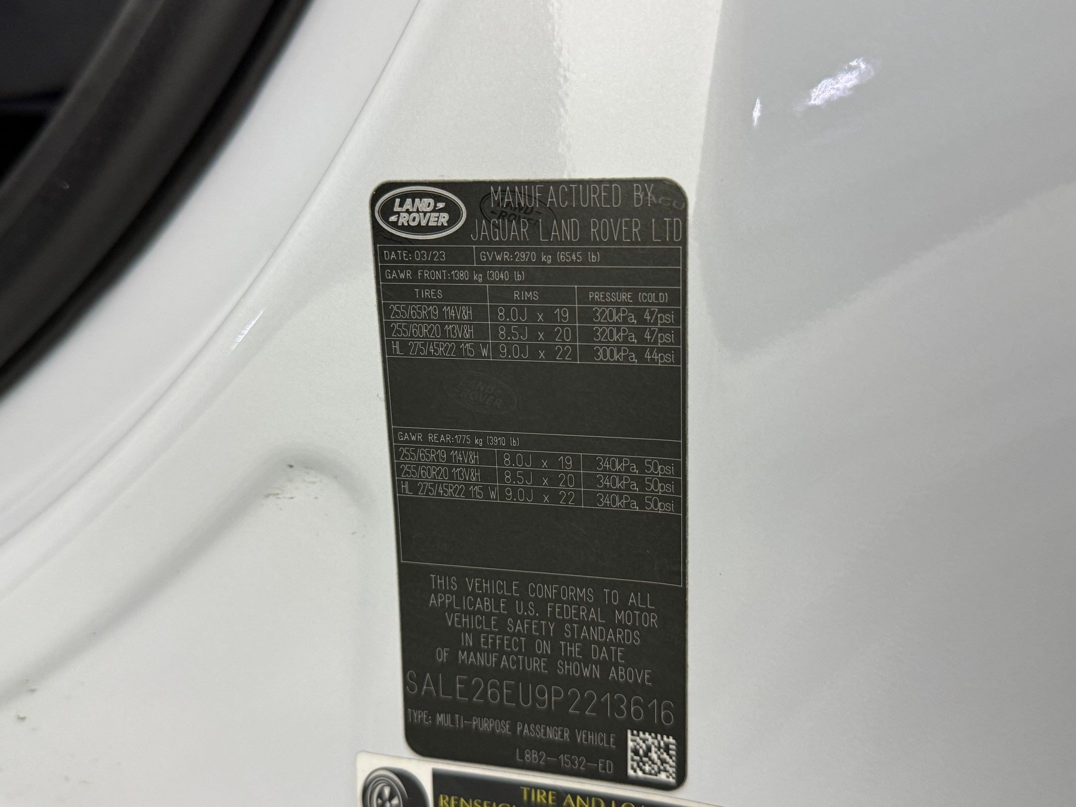 Used 2023 Land Rover Defender 90 X-Dynamic SE AWD/4WD image 23