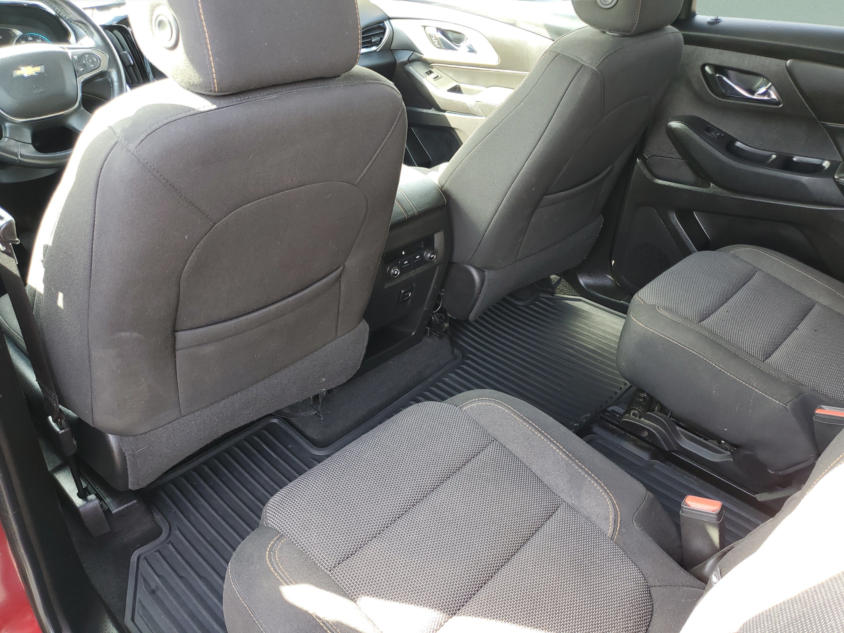 Used 2018 Chevrolet Traverse LT FWD image 10