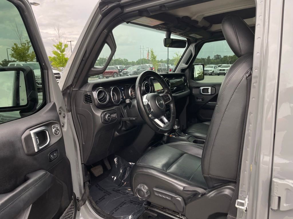 Used 2022 Jeep Wrangler Unlimited Sahara AWD/4WD image 33