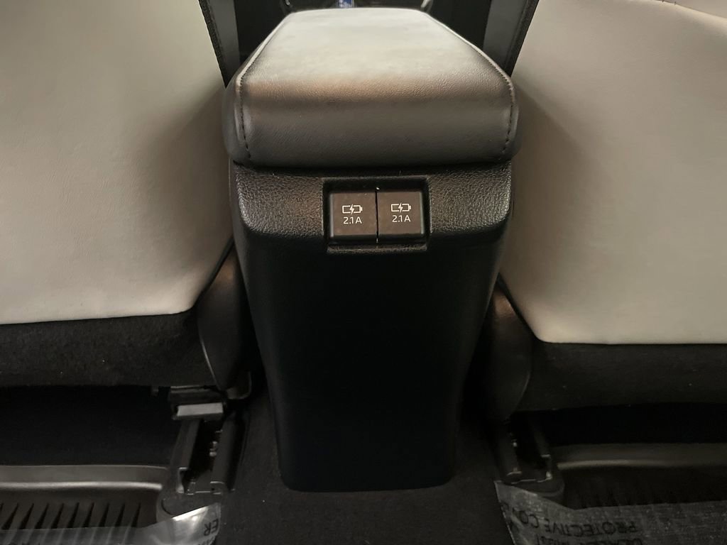 Used 2022 Toyota Prius XLE image 14