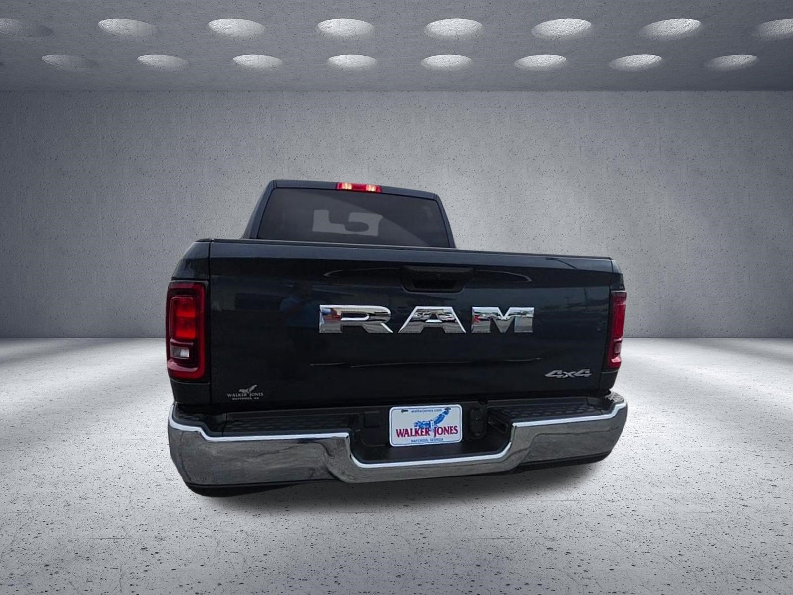 Used 2026 RAM 2500 Tradesman w/ Chrome Appearance Group AWD/4WD image 4