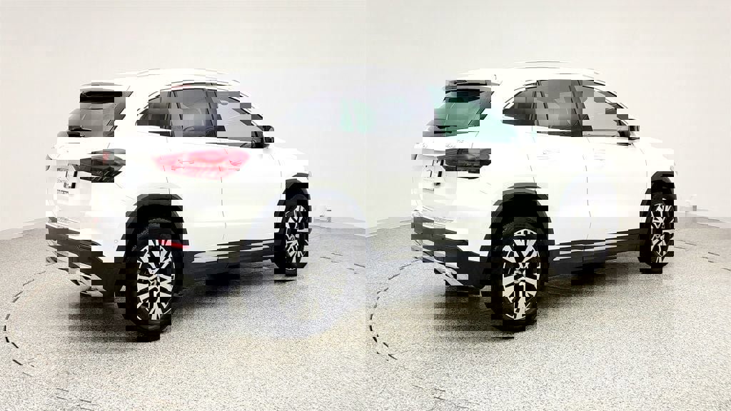 Used 2026 Mercedes-Benz GLA 250 4MATIC image 5