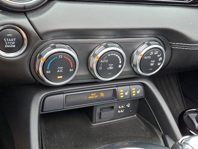 Used 2022 MAZDA MX-5 Miata Grand Touring w/ Appearance Package RWD image 18