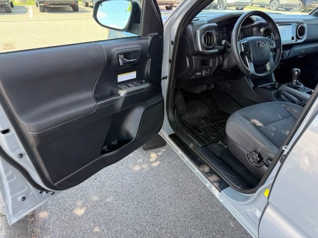 Used 2019 Toyota Tacoma TRD Off-Road w/ Technology Package AWD/4WD image 15