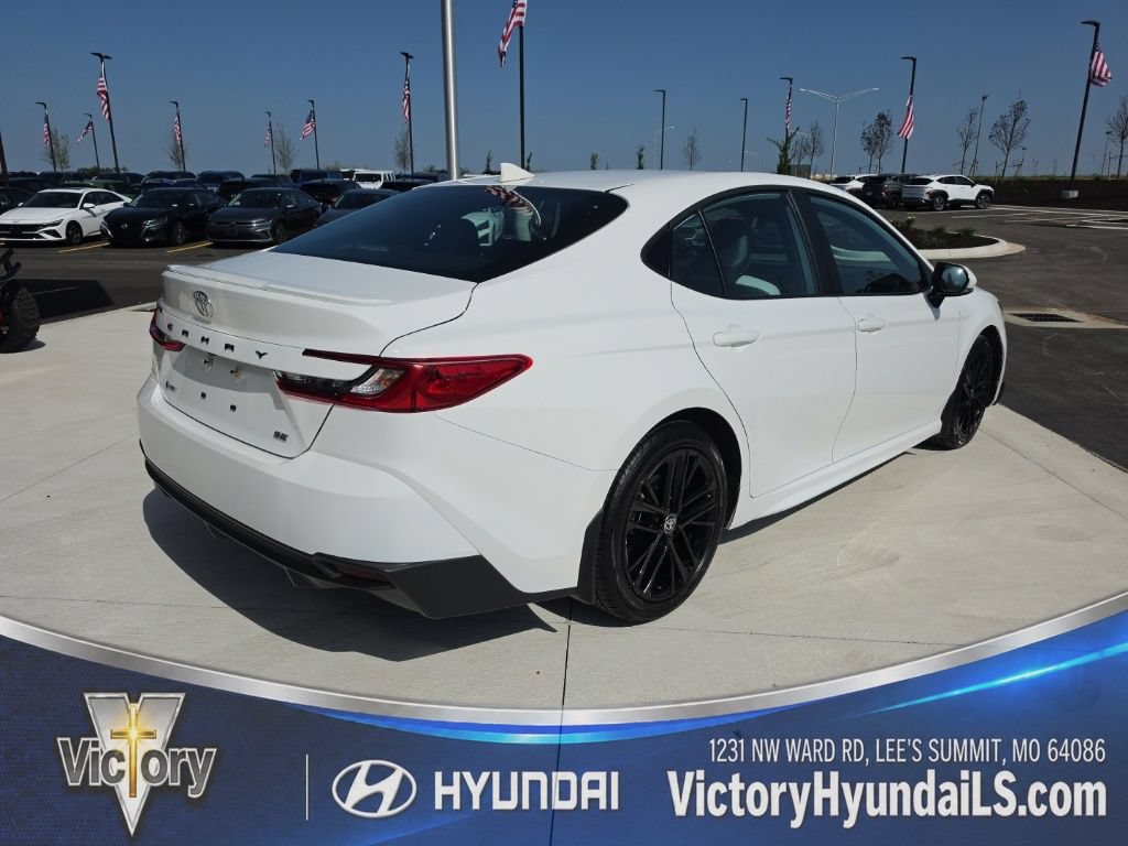 Used 2025 Toyota Camry SE FWD image 5