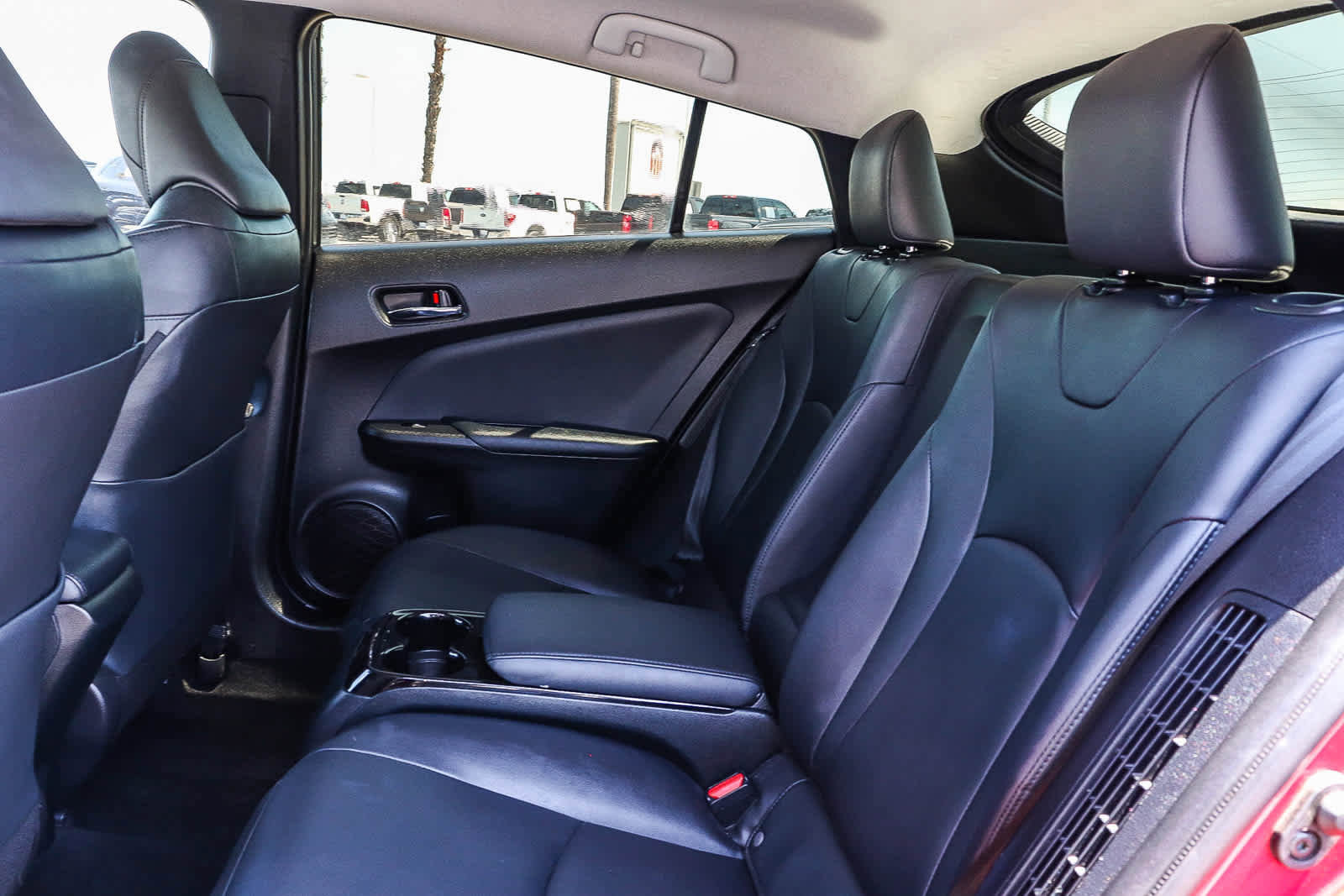 Used 2017 Toyota Prius Prime Advanced w/ Carpet Mat Package FWD image 23