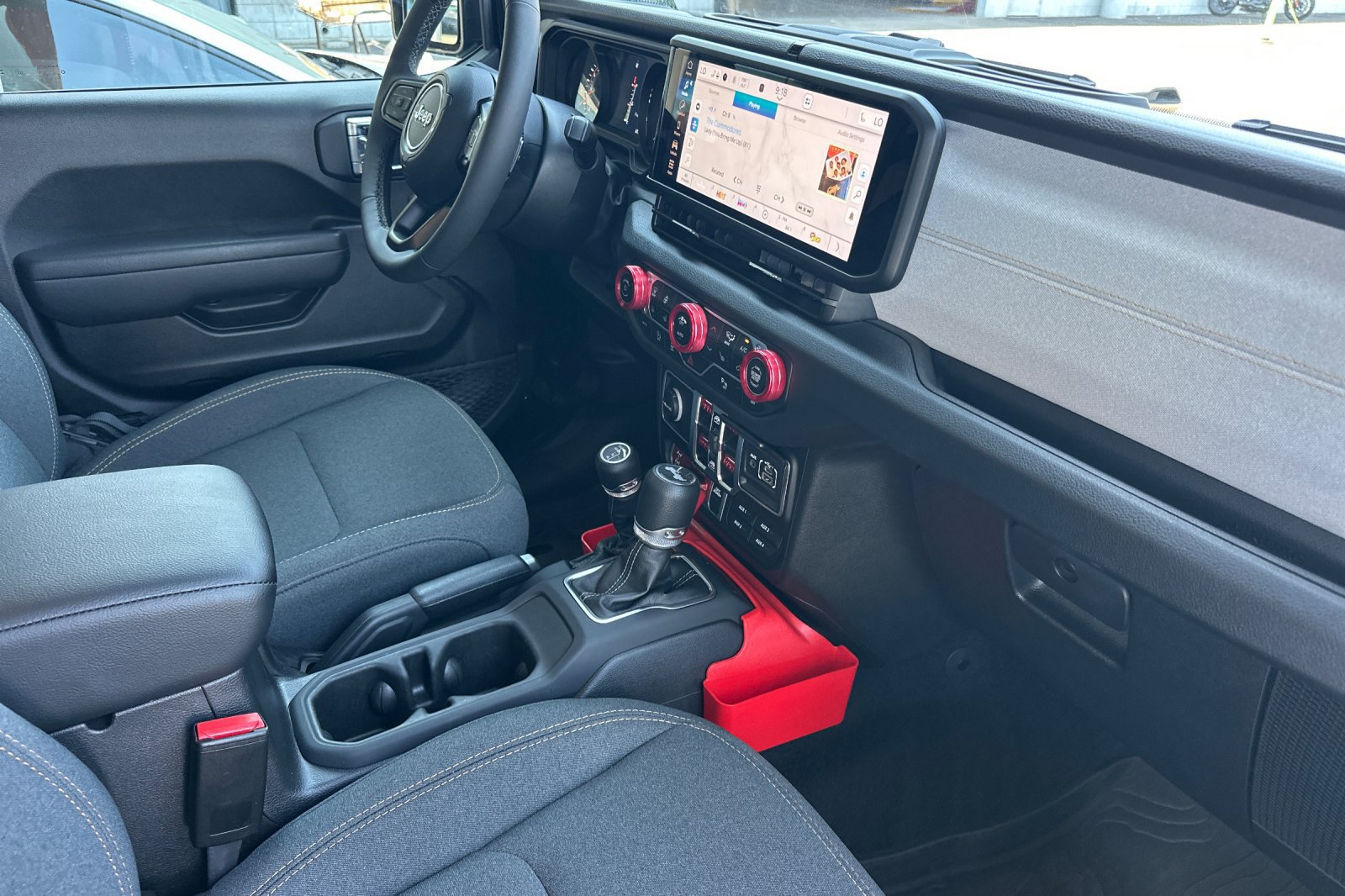 Used 2025 Jeep Wrangler Unlimited Sport AWD/4WD image 16