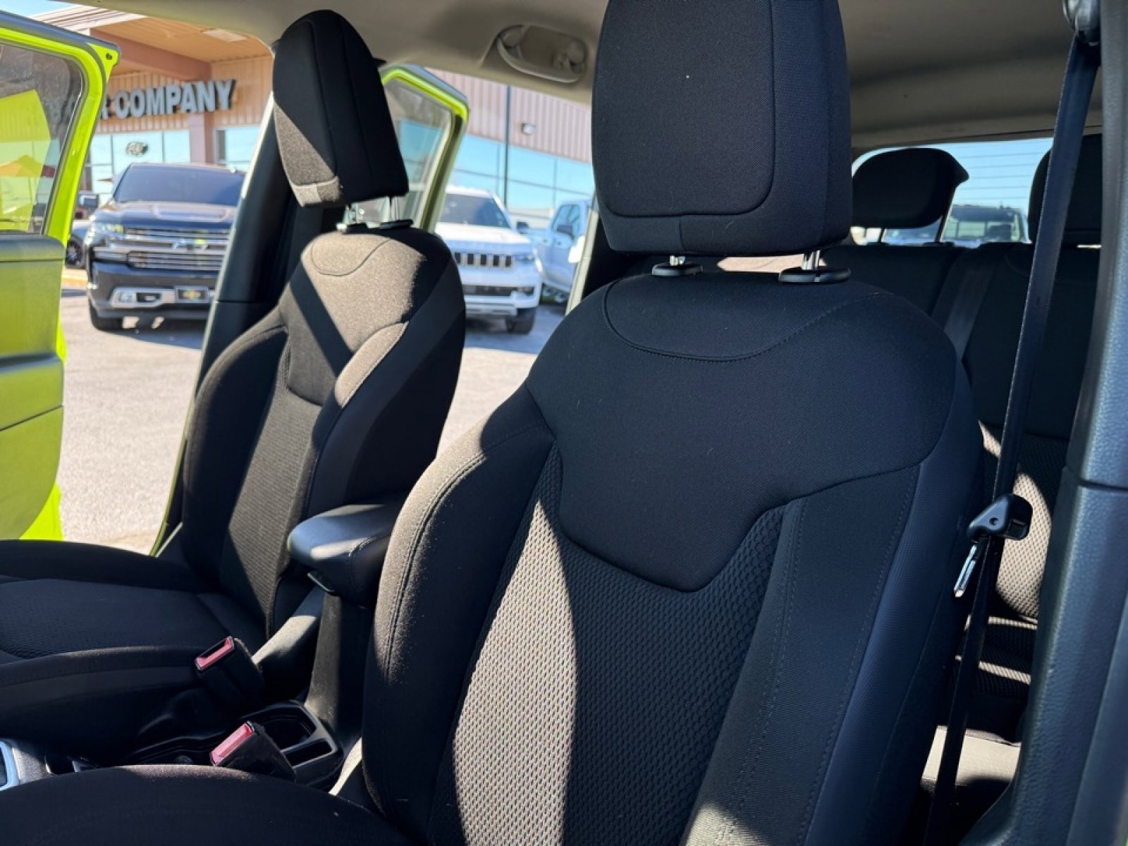 Used 2018 Jeep Renegade Altitude image 16