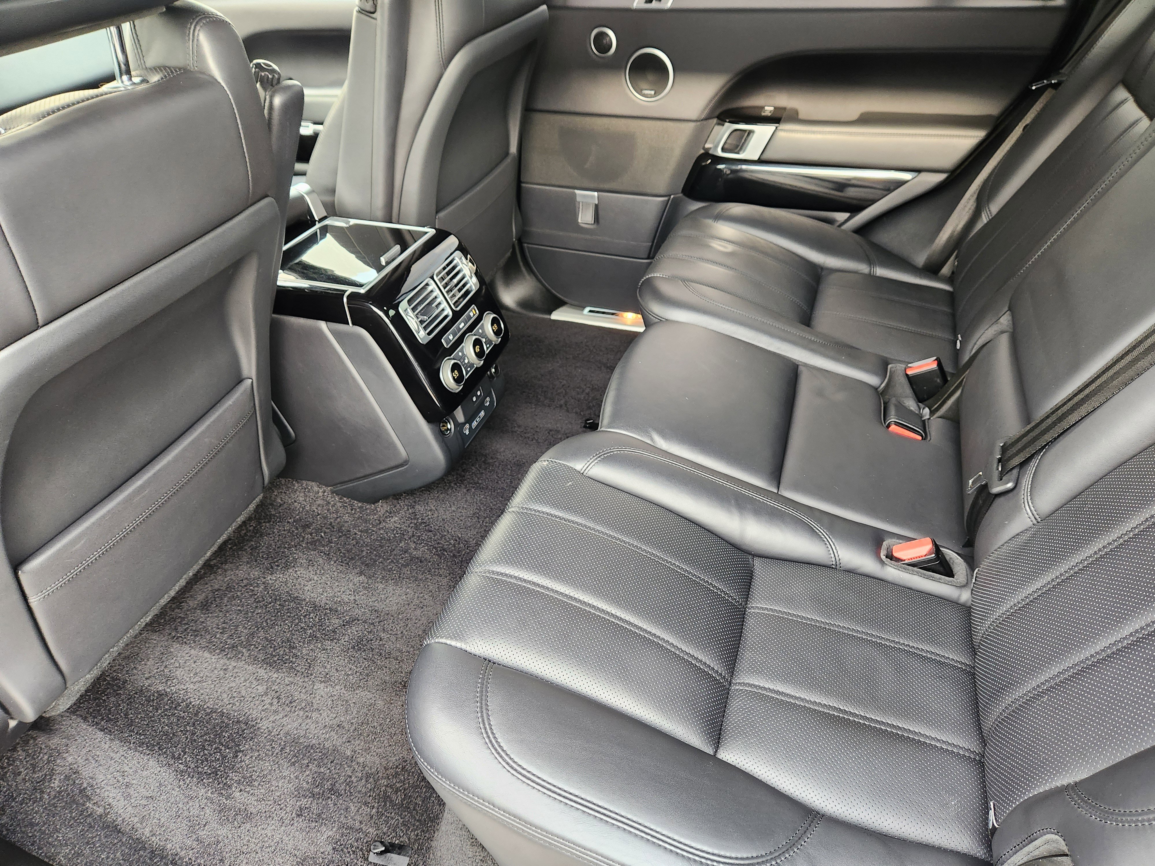 Used 2017 Land Rover Range Rover Long Wheelbase Supercharged image 30