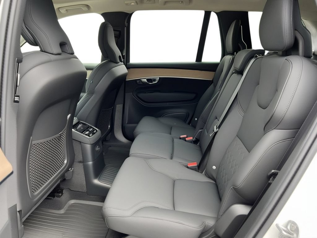 New 2026 Volvo XC90 T8 Plus w/ Protection Package Premier AWD/4WD image 7