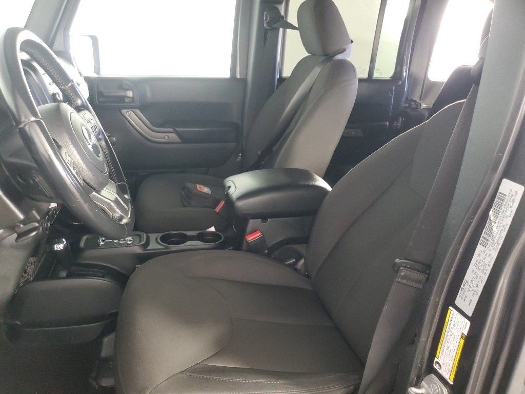 Used 2018 Jeep Wrangler Unlimited Sport w/ Connectivity Group AWD/4WD image 12