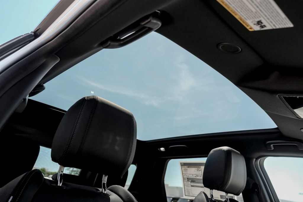 New 2026 Land Rover Discovery Sport Landmark AWD/4WD image 24