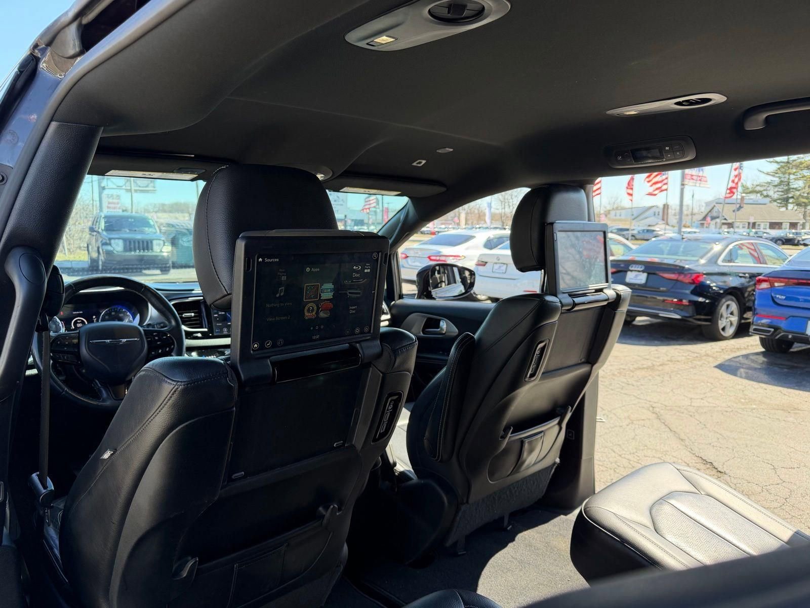 Used 2019 Chrysler Pacifica Touring-L Plus w/ Advanced Safetytec Group image 23