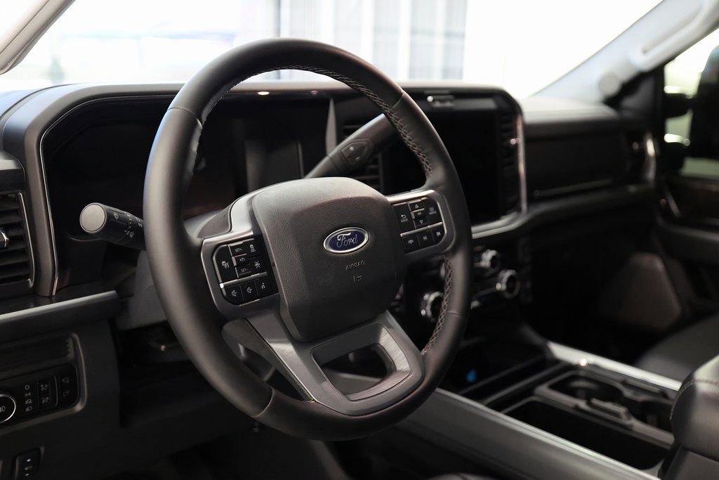 Used 2025 Ford F450 Lariat w/ Lariat Ultimate Package image 18