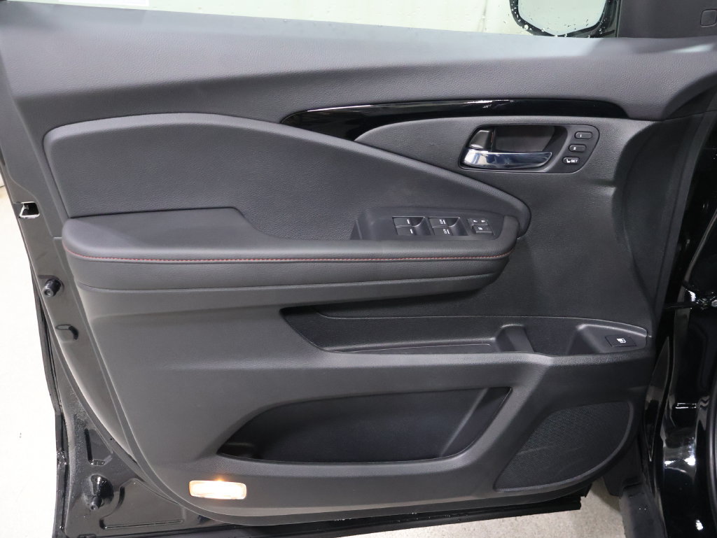 New 2026 Honda Ridgeline Black Edition image 9