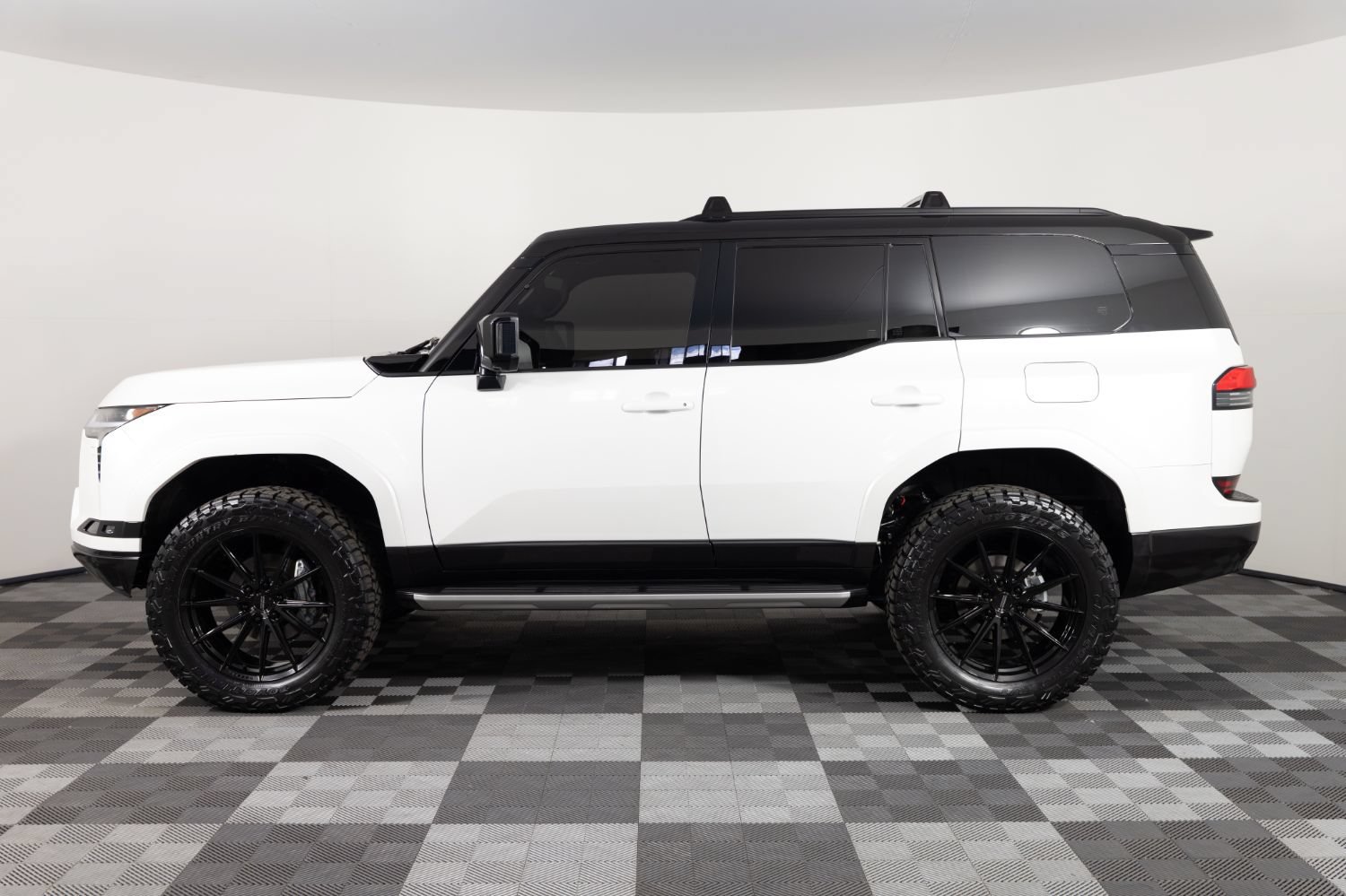 Used 2026 Lexus GX 550 w/ Accessory Package (ZB) AWD/4WD image 3
