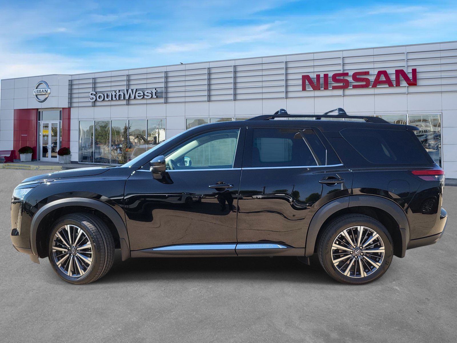 New 2026 Nissan Pathfinder Platinum w/ Accent Package FWD image 8